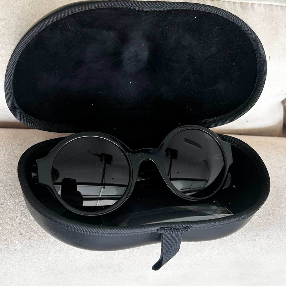 Moncler Logo Black Ml 0097 01B 51 23 140-2 Round Sunglasses